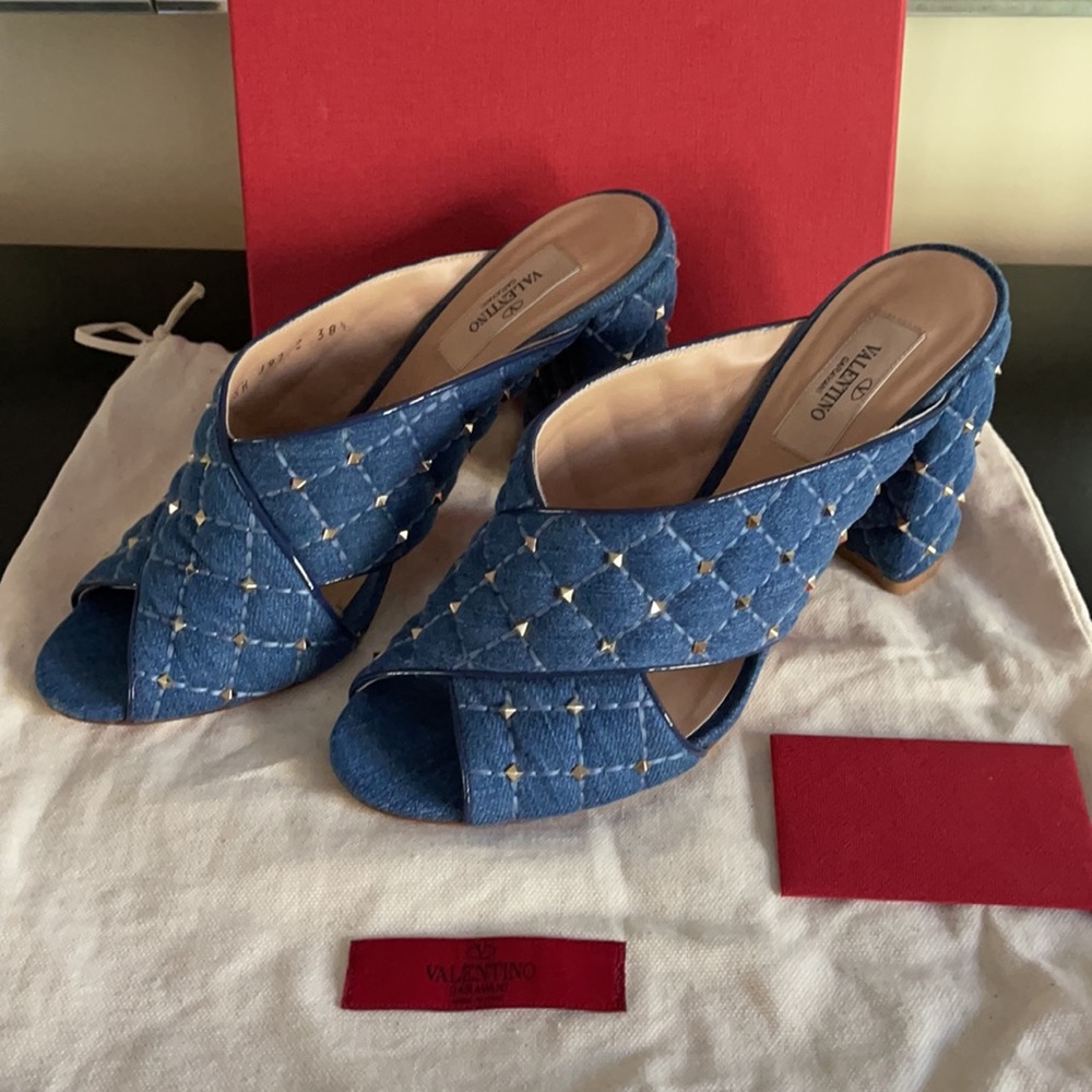 Valentino ❌SOLD❌Caravani sandals